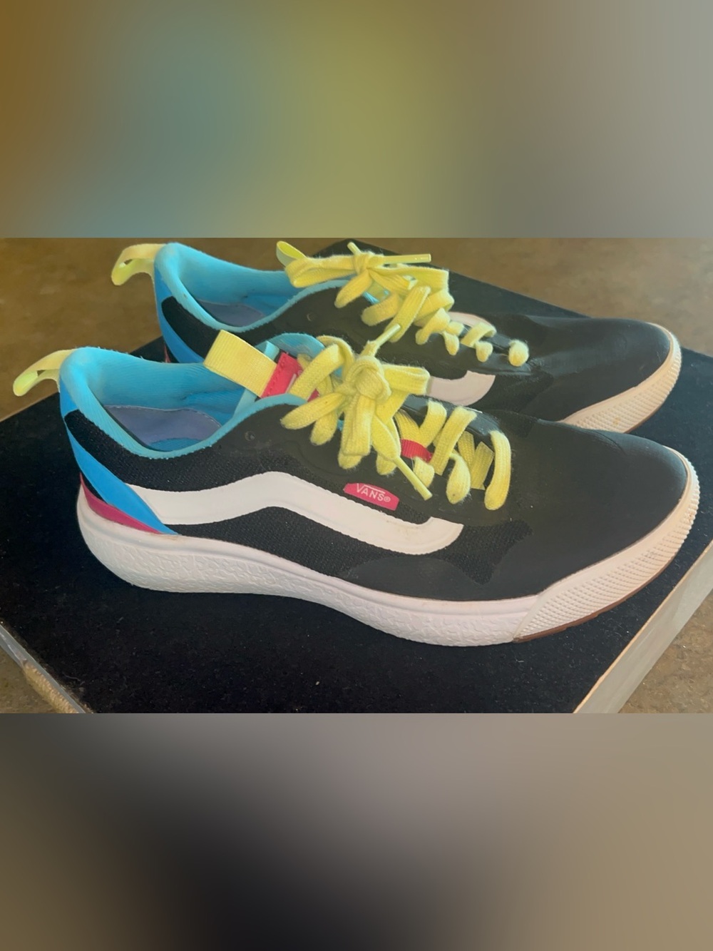 Vans UltraRange EXO "Pop Black Multi" Size 7.5 women/6.0 Men’s